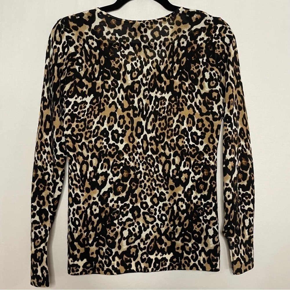 Talbots Soft Merino Wool Bishop Sleeve V-Neck Sweater in Leopard Print - Picture 11 of 14